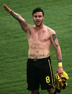 Fotbalist grec, suspendat pe viaţă de la naţională după ce a făcut salutul nazist